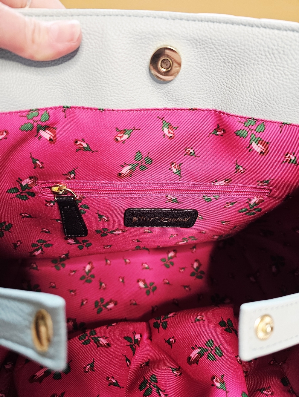 Betsey Johnson Quilted Cream/Black Trap Tote Purse Bag - Picture 15 of 16